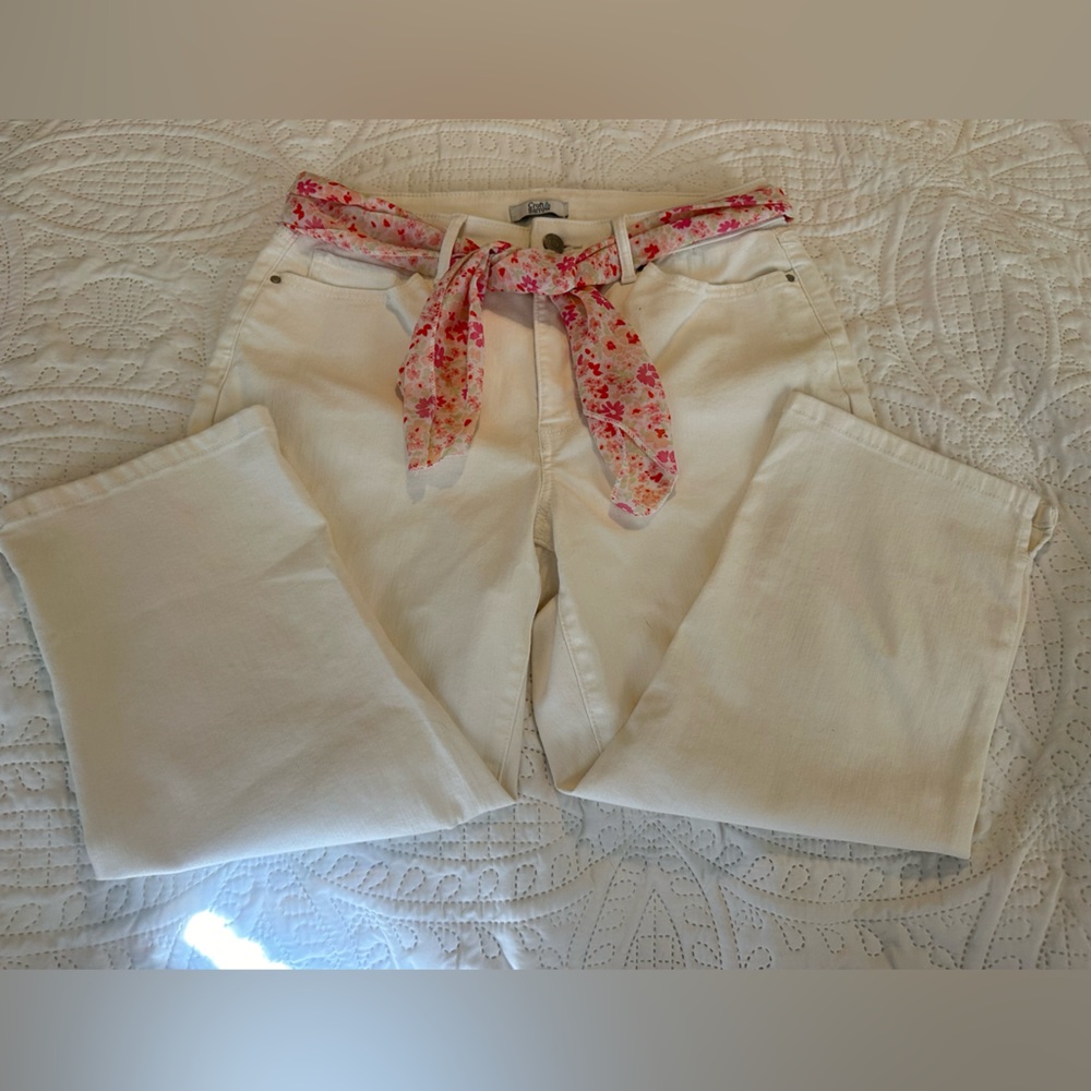 Croft & Barrow capri pants with floral scarf belt